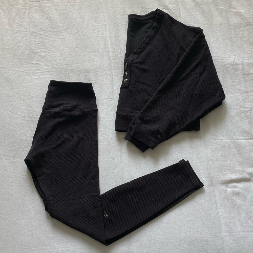 Alo yoga waffle set, alolux soho cropped Henley & high waist micro waffle lowkey